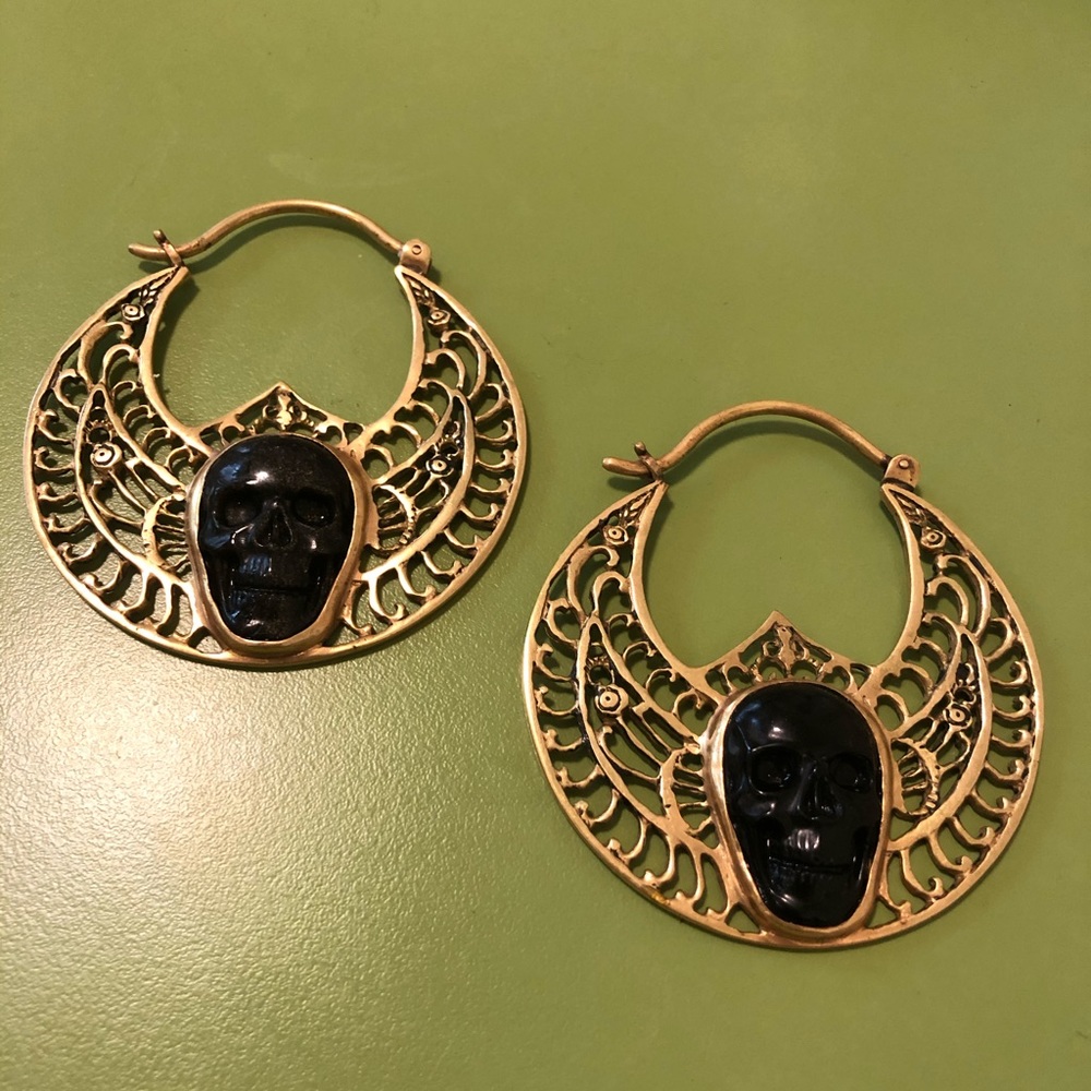 Diablo Organics 10g brass hoops with onyx skull
